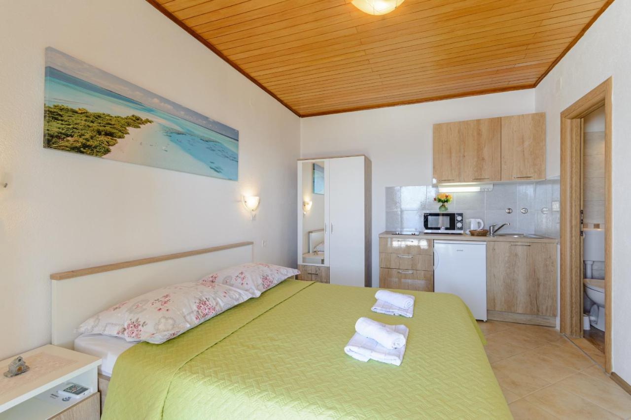 Rooms Sani Brela Eksteriør billede